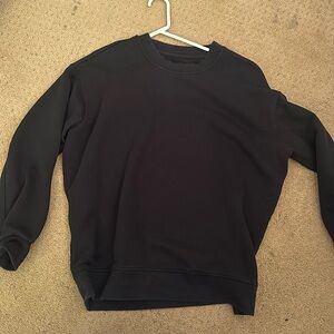 LULULEMON black crew neck